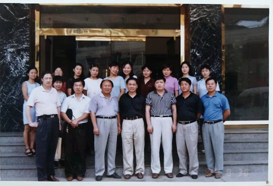 1997年，恢復(fù)經(jīng)營，更名為“陜西省地產(chǎn)開發(fā)服務(wù)總公司”.jpg